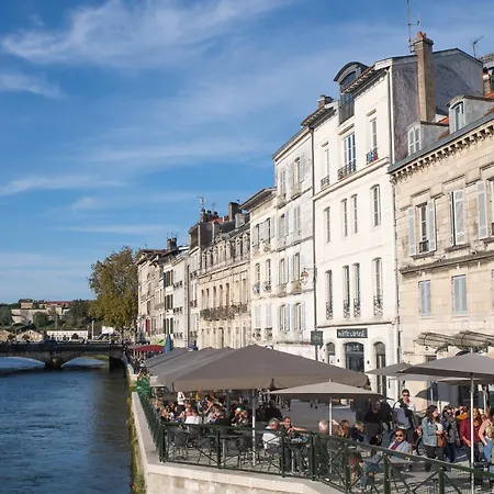 Superb T4 Design, Panoramic View, 8 People * Bayonne