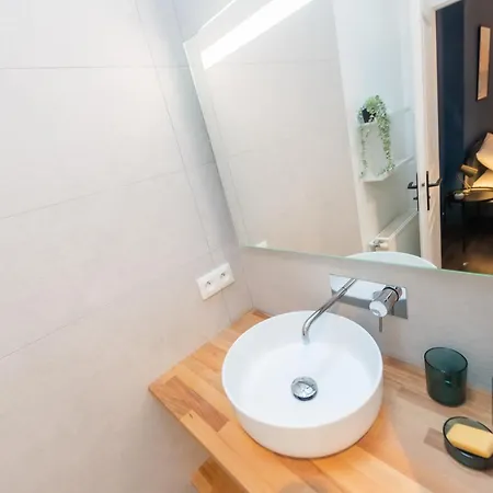 Superb T4 Design, Panoramic View, 8 People Apartment *